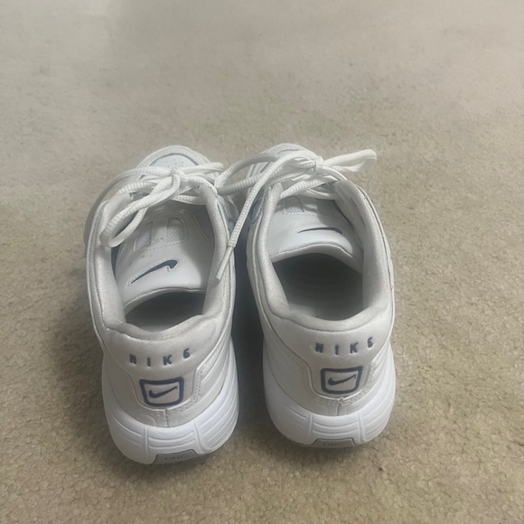 Retro Nike Runners - Picture 2 of 5